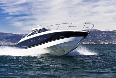 Fast yacht